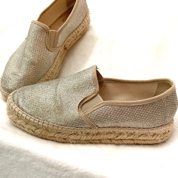 GOLD ESPADRILLE SLIP ON COMFORT SHOE SNEAKER SIZE 7.5/ 38 - Picture 12 of 16